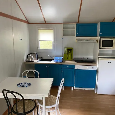 Campsite Chalet Chou 51 *